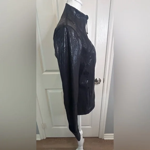 🖤”Lululemon” Black Jacket with Standing Collar and Tailored Fit w/ Pockets🖤 - Picture 4 of 17